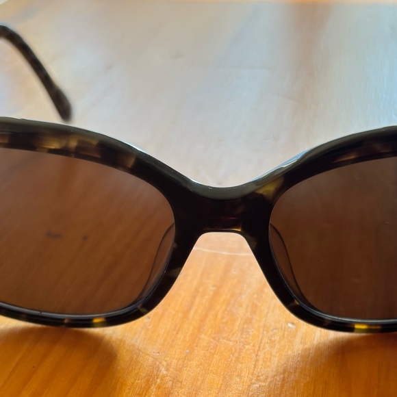 Kate Spade Sunglasses with case - Picture 5 of 15